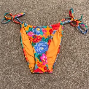 ❣️3/$15❣️ Floral/Tropical Cheeky Bikini Bottom